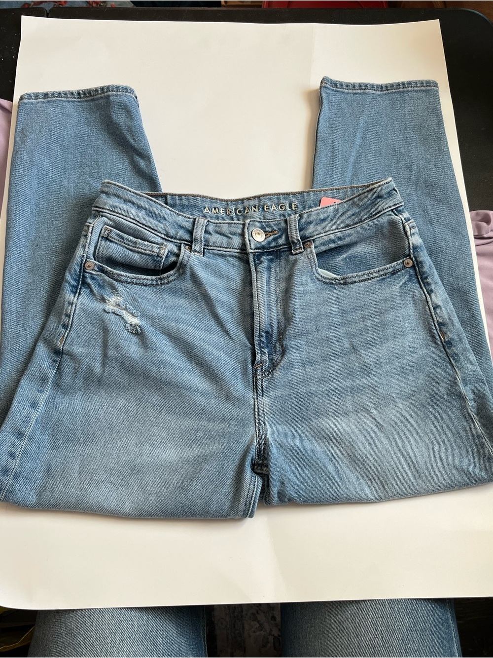 American Eagle Outfitters Light Wash High-Rise Women’s - Mom Jeans - extra short